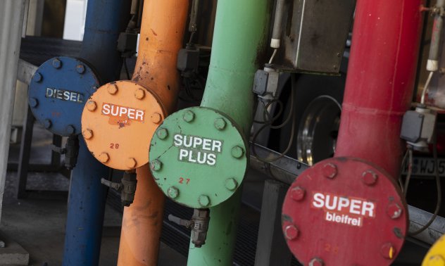 Плановете на ОПЕК+ и резервите на Китай повишиха цените на петрола