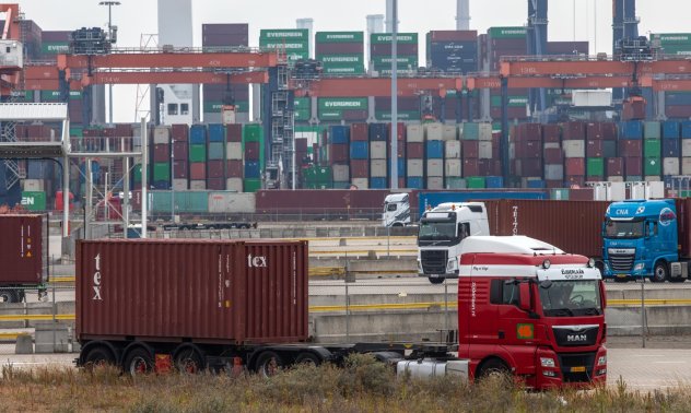 Китай ескалира търговската битка с Европа, заплашвайки зеления преход