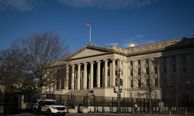 Митата и други фактори тласкат икономиката на САЩ към "твърдо приземяване"