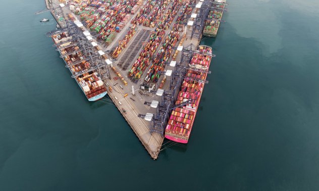 Тръмп и Китай засилват натиска върху Панамския канал, а сделката на Ли е в застой