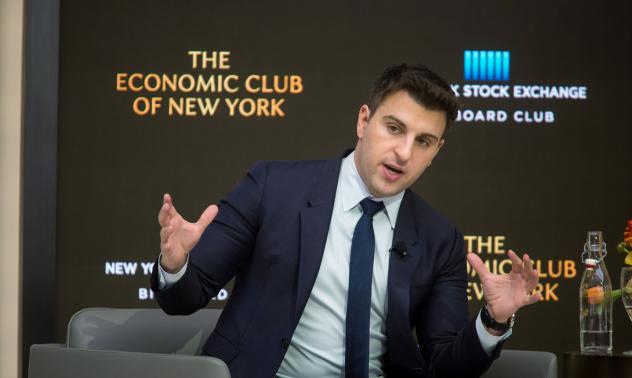 Изпълнителният директор на Airbnb: Бизнес пътуванията никога няма да се върнат към онова, което бяха преди пандемията