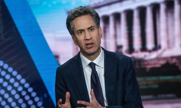 Великобритания защитава инвестициите в зелена енергия след критиките на Тръмп