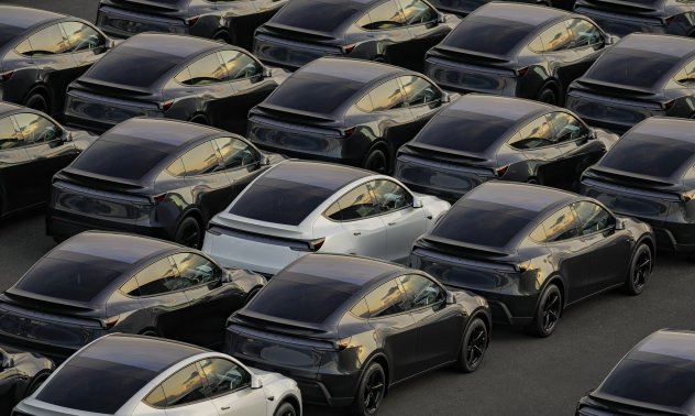 Tesla разформирова екипа за суперкомпютъра Dojo