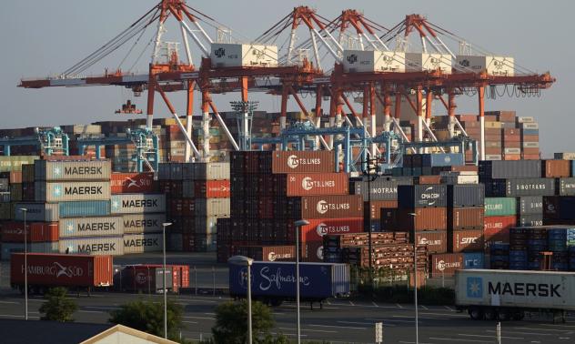 Японският износ се свива рязко въпреки възстановяването на търговията с Китай