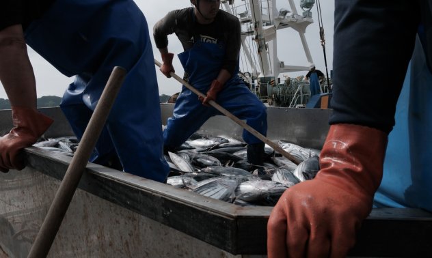 Планът за отпадните води от Фукушима рискува търговията от козметика до храни