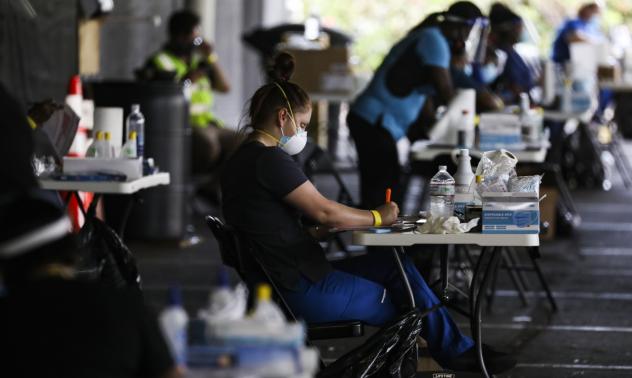 Проучване: Ваксина срещу Covid-19 няма да сложи край на пандемията преди 2021 г.