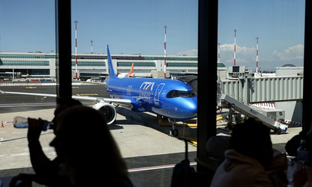 Мелони обмисля още мерки в областта на авиацията след тавана на цените в Италия