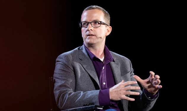 Рокади по високите етажи във Facebook след разследването на Wall Street Journal