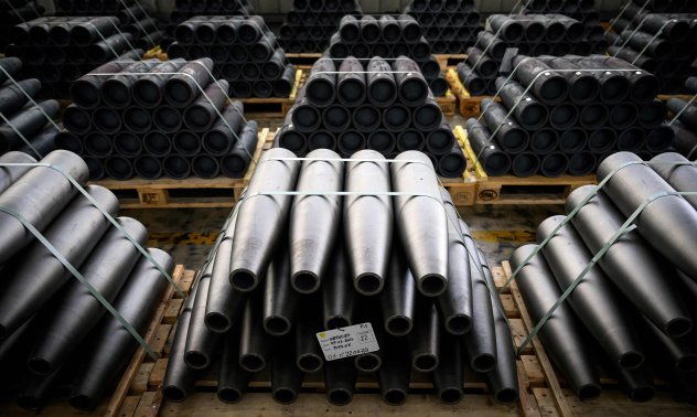 България и Rheinmetall подписаха договор за завод за барут и боеприпаси