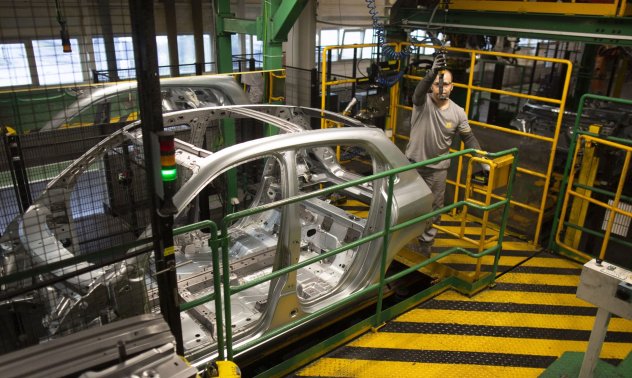 ЕС се опитва да спаси забраната за двигатели с вътрешно горене след отпор на Германия  