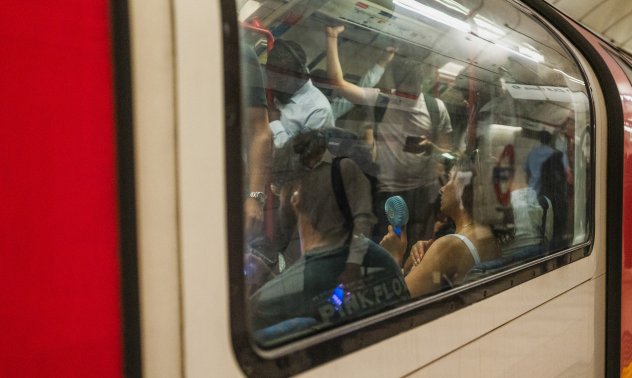 Богатите също страдат: лондончани не могат да слагат климатици заради регулации