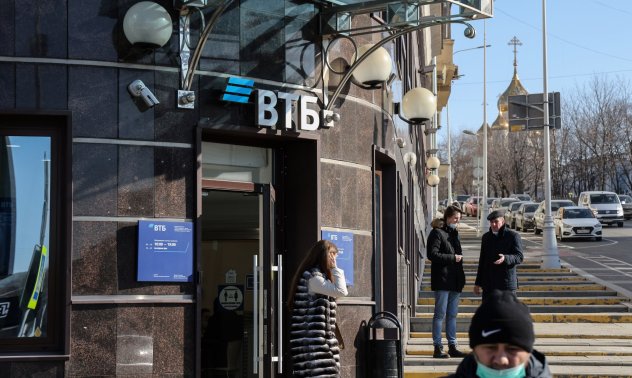 Не вярвайте на Путин. Той блъфира. Агресията му струва скъпо