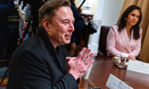 "Бикът" на Tesla Айвс предупреждава за „червен код“, ако Мъск остане в DOGE