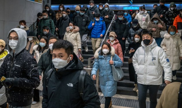 Икономиката на Китай завършва годината със спад поради скока на заразените с Covid