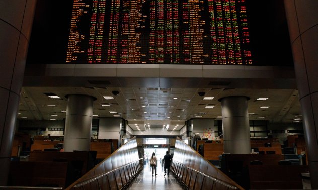 Доларът се понижава спрямо основните валути на фона на предпазлива търговия