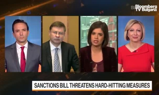 Домбровскис: Трудно е да се каже дали Русия планира инвазия, част 2