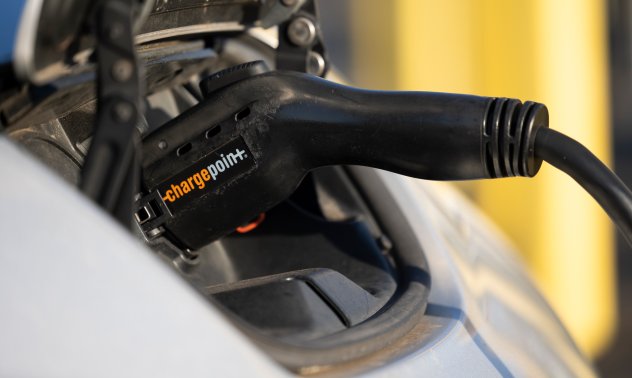 Компании търсят начин за оползотворяване на тока от бездействащи EV