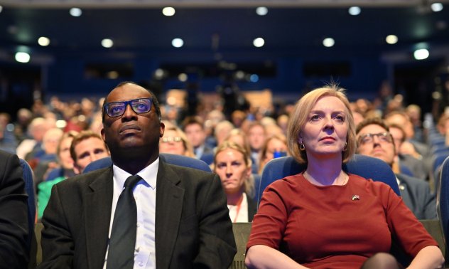 Куартенг е уволнен от поста финансов министър на Великобритания след само шест седмици