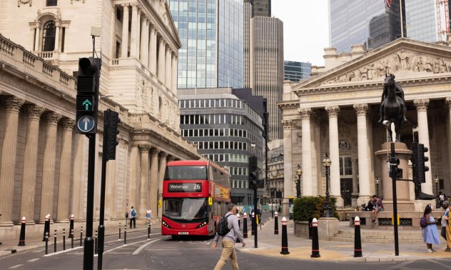 Растящите цени на енергията създават перфектна буря за британските облигации