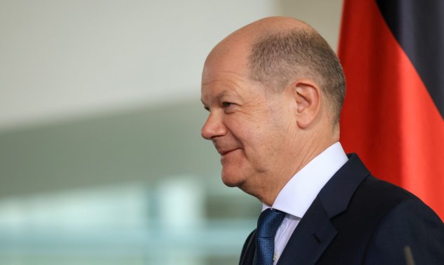 Възраждането на крайната десница ограничава действията на Шолц в Германия