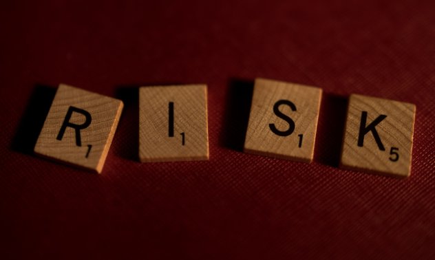Инвеститорите трябва да мислят за рисковите фактори, а не за класове активи