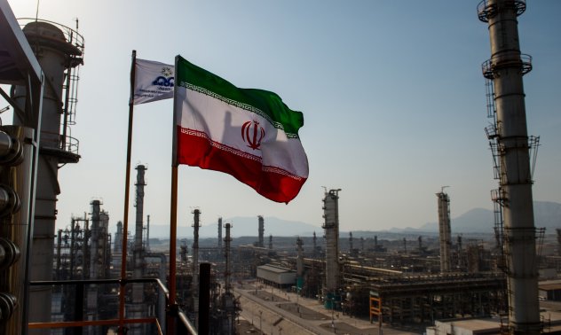 Само инвазия ще спре ядрената програма на Иран, но споменът от Ирак все още тежи