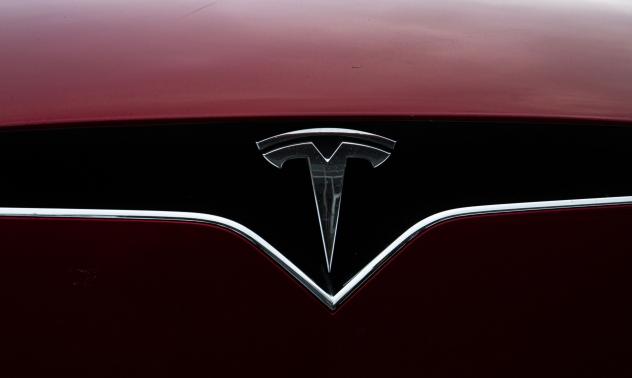 Tеsla загуби 80 млрд. долара от пазарната си стойност - повече от общата капитализация на GM и Ford