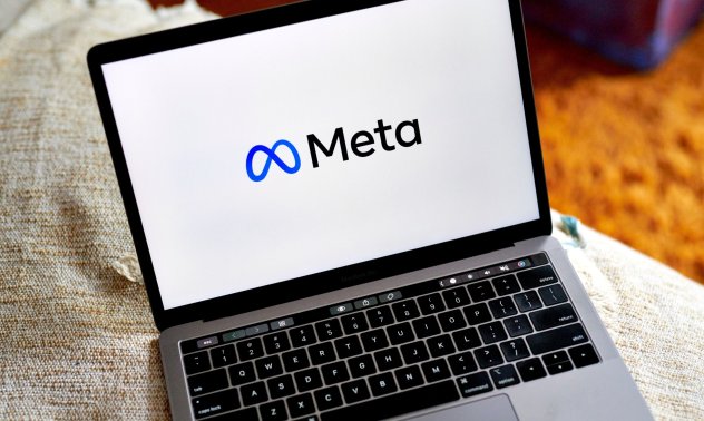 Meta може да намали наполовина таксата за Facebook и Instagram в ЕС