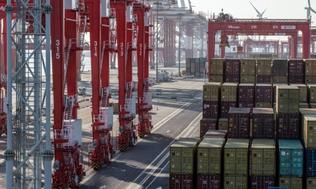 Износът на Китай продължава да се свива и да увеличава натиска върху икономиката