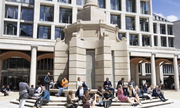 Акциите в здравеопазването и на автомобилните производители са отличниците днес