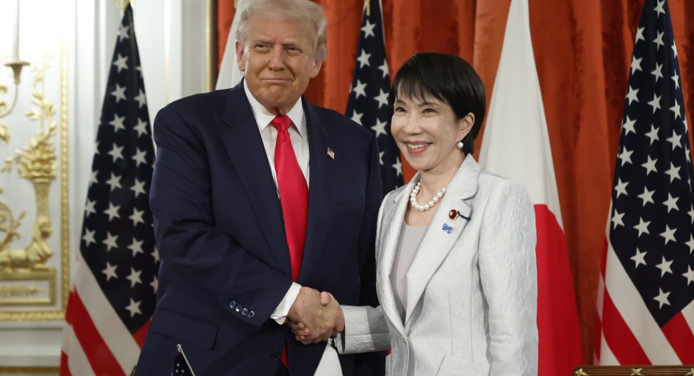 Как Доналд Тръмп получи обещание за 900 млрд. долара от Япония и Южна Корея