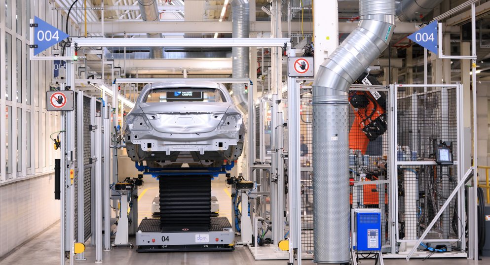 Mercedes и BMW търсят решение за действията на Китай