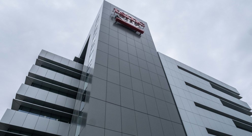 The Eagle and the Dragon in high-tech battle