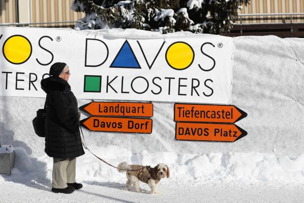 <p>Темите на разговорите ще бъдат президентството на Тръмп и предстоящите избори във Франция, Холандия, Германия и евентуално Италия.</p>

<p>Жените-участнички в Световния икономически форум са 20% повече от предишните години.</p>
