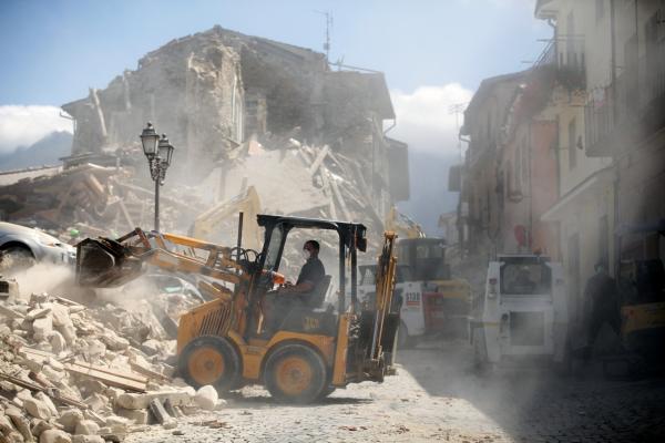 <p>Земетресение разтърси регионите Лацио, Умбрия и Марке в Централна Италия.</p>
