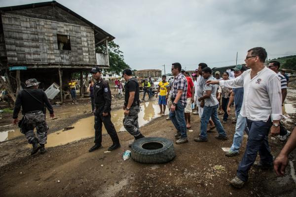 <p>Президентът на Еквадор Рафаел Кореа в Хама, Еквадор след труса на 16 април 2016. Снимка: 22/4/2016.</p>

<p>Броят на жертвите на земетресението в Еквадор достигна 654 души на 20 април 2016. Според президента Кореа 130 души са все още в неизвестност.</p>
