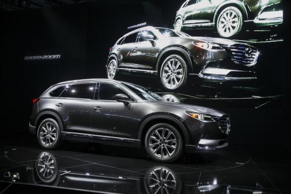 &lt;p&gt;Премиерата в Лос Анджелиз: Mazda 2016 CX-9 (SUV), 18 ноември 2015.&lt;/p&gt;

&lt;p&gt;Photographer: Patrick T. Fallon/Bloomberg&lt;/p&gt;

&lt;p&gt;&amp;nbsp;&lt;/p&gt;
