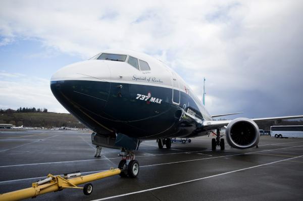 <p>Boeing Max 737 пред хангара на летище Кинг Каунти в Сиатъл на 29 януари, 2016.</p>

<p>Photographer: Mike Kane/Bloomber</p>
