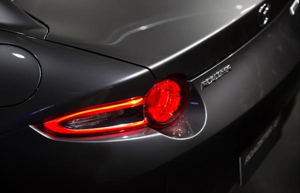 <p>Mazda MX-5 RF ще се продава за Япония с 2-литров двигател SKYACTIV-G, вместо с 1,5-литров. Цените ще започват от 30 646 щ.д.</p>
