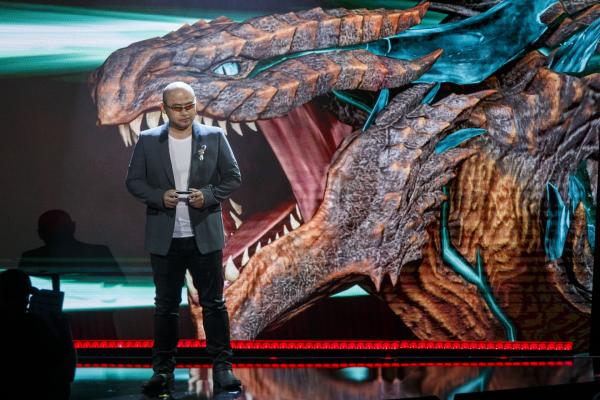 <p>Нидеки Камия, директор на Platinum Games прави демонстрация на Scalebound по време на презентацията на Microsoft Corp. на Xbox.</p>

<p>Photographer: Patrick T. Fallon/Bloomberg</p>
