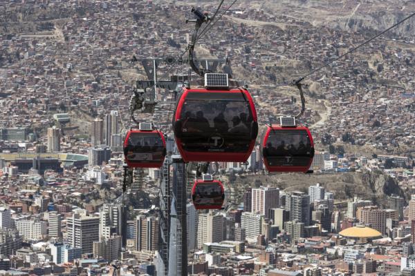 <p>Кабинковият лифт Mi Teleferico в Ла Пас, Боливия - най-високият в света. 8 септември 2016. Photographer: Marcelo Perez del Carpio/Bloomberg</p>
