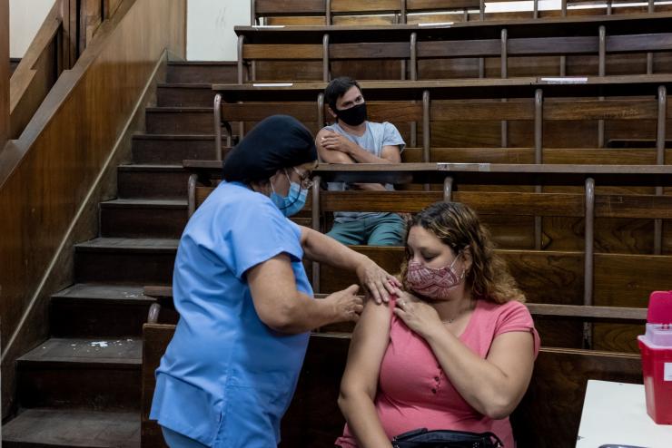 Здравен служител