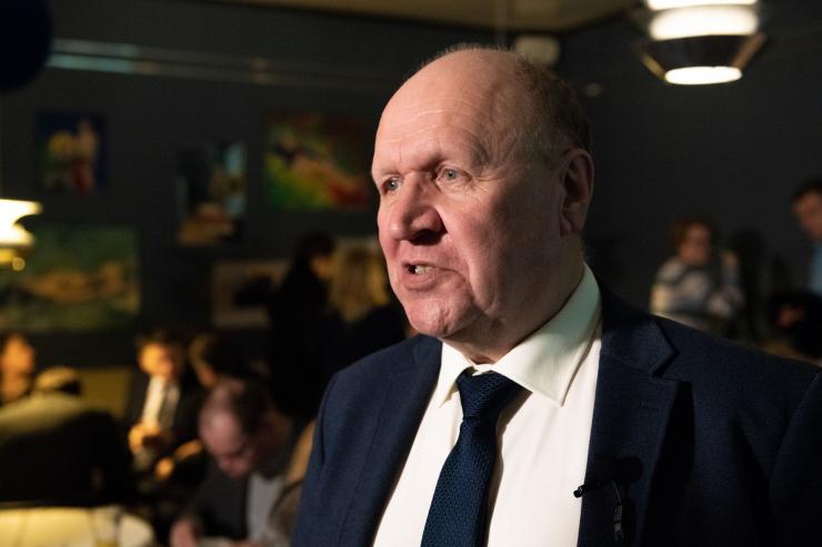 Март Хелме,